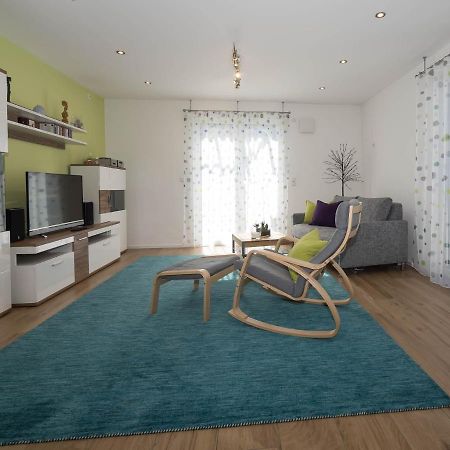 16Lilien Apartmentwohnung Вайблинген Екстериор снимка