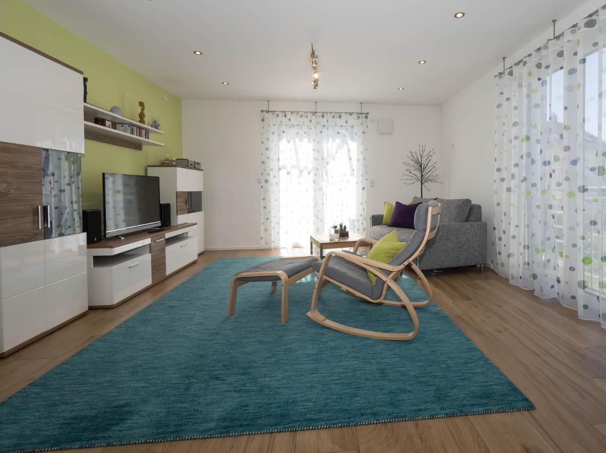 16Lilien Apartmentwohnung Вайблинген Екстериор снимка