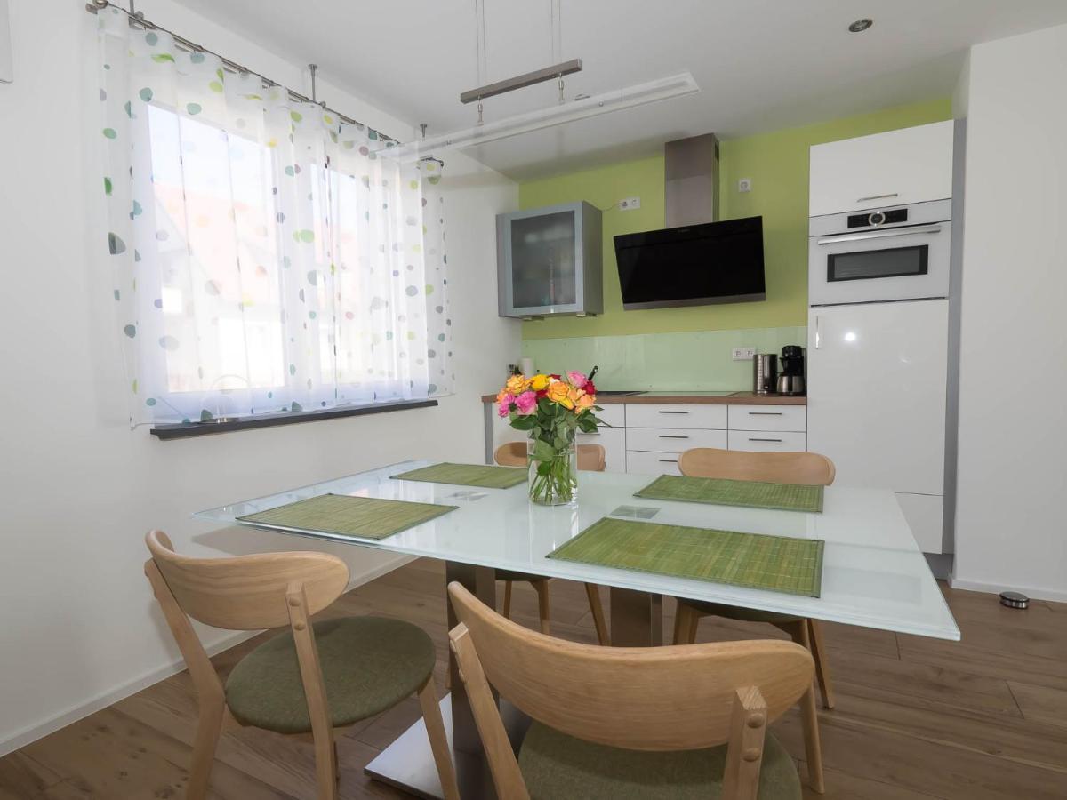 16Lilien Apartmentwohnung Вайблинген Екстериор снимка