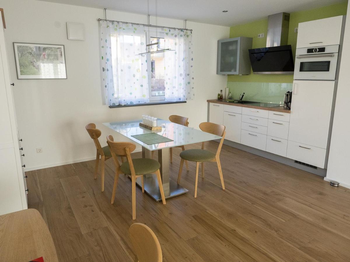 16Lilien Apartmentwohnung Вайблинген Екстериор снимка