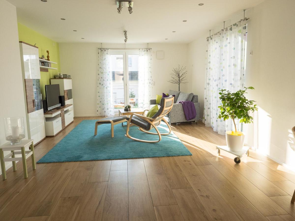 16Lilien Apartmentwohnung Вайблинген Екстериор снимка